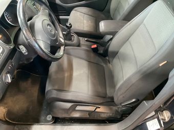 Volkswagen Golf VI 1.6 TDI Comfortline 2010 – снимка на щета 36