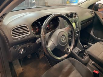 Volkswagen Golf VI 1.6 TDI Comfortline 2010 – снимка на щета 37