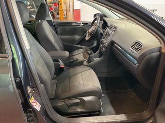 Volkswagen Golf VI 1.6 TDI Comfortline 2010 – снимка на щета 34