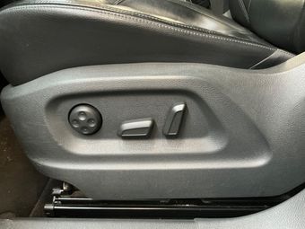 Volkswagen Tiguan 2.0 TDI Karat 4Motion BlueMotion Tech 2012 – снимка на щета 60