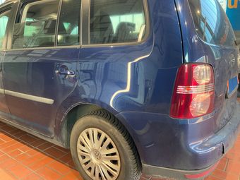 Volkswagen Touran 2.0 TDI Trendline 2010 – снимка на щета 26