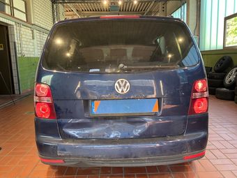 Volkswagen Touran 2.0 TDI Trendline 2010 – снимка на щета 24