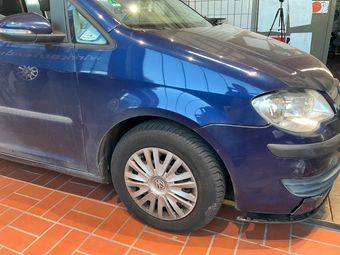 Volkswagen Touran 2.0 TDI Trendline 2010 – снимка на щета 19