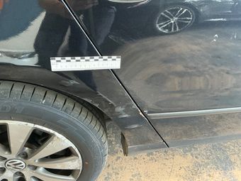 Volkswagen Passat 1.6 TDI Business Trendline BlueMotion Tech 2010 – снимка на щета 16