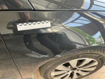 Volkswagen Passat 1.6 TDI Business Trendline BlueMotion Tech 2010 – снимка на щета 32