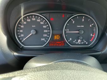BMW 1er 116d 2010 – снимка на щета 8