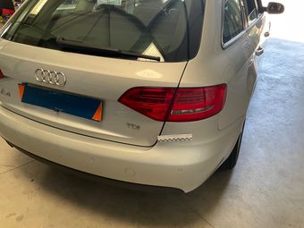 Audi A4 2.0 TDI Attraction 2011 – снимка на щета 32
