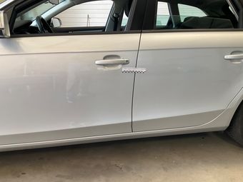 Audi A4 2.0 TDI Attraction 2011 – снимка на щета 35