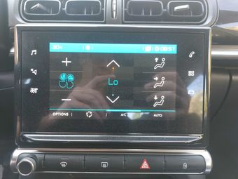 Citroen C3 1.5 Blue-HDi Société Feel Nav 2020 – снимка на щета 87