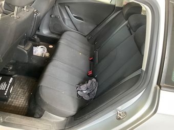 Volkswagen Passat 1.6 TDI Trendline BlueMotion Tech 2010 – снимка на щета 35