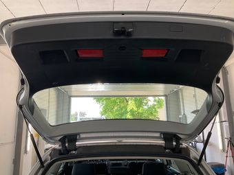Volkswagen Passat 1.6 TDI Trendline BlueMotion Tech 2010 – снимка на щета 19