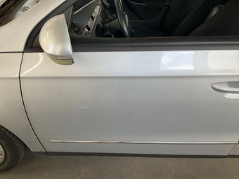 Volkswagen Passat 1.6 TDI Trendline BlueMotion Tech 2010 – снимка на щета 10