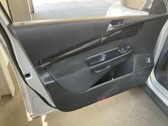 Volkswagen Passat 1.6 TDI Trendline BlueMotion Tech 2010 – снимка на щета 30
