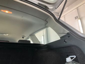 Volkswagen Passat 1.6 TDI Trendline BlueMotion Tech 2010 – снимка на щета 21