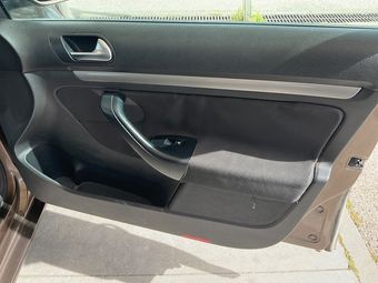 Volkswagen Golf VI 1.6 TDI Advance 2012 – снимка на щета 15