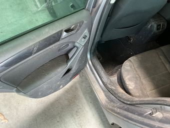 Volkswagen Golf VI 1.6 TDI Comfortline BlueMotion Tech 2010 – снимка на щета 29