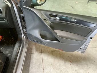 Volkswagen Golf VI 1.6 TDI Comfortline BlueMotion Tech 2010 – снимка на щета 22
