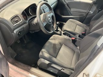 Volkswagen Golf VI 1.6 TDI Trendline 2012 – снимка на щета 18