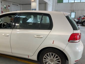 Volkswagen Golf VI 1.6 TDI Trendline 2012 – снимка на щета 23