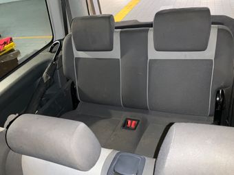 Volkswagen Caddy 1.6 TDI Maxi Trendline 2011 – снимка на щета 60