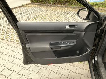 Volkswagen Golf VI 1.6 TDI Comfortline BlueMotion Tech 2012 – снимка на щета 23