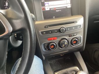 Citroen C4 1.6 Blue-HDi Feel Edition 2015 – снимка на щета 39