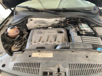 Volkswagen Tiguan 2.0 TDI Sport & Style 4Motion 2011 – снимка на щета 49