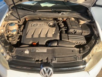Volkswagen Golf VI 1.6 TDI Advance BlueMotion Tech 2010 – снимка 23