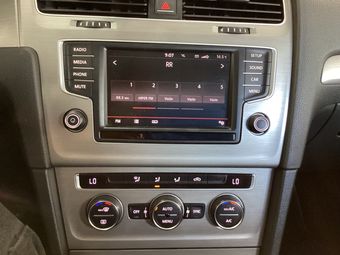 Volkswagen Golf VII 1.6 TDI Comfortline BlueMotion Tech 2016 – снимка на щета 41