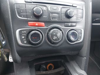 Citroen DS4 1.6 e-HDi SoChic 2013 – снимка на щета 124