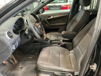 Audi A3 Sportback 2.0 TDI Attraction 2010 – снимка на щета 17