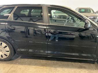 Audi A3 Sportback 2.0 TDI Attraction 2010 – снимка на щета 24
