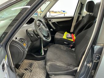 Citroen C4 Grand Picasso 1.6 HDi Tendance 2010 – снимка на щета 25