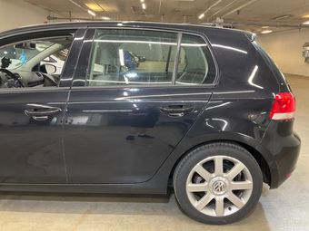 Volkswagen Golf VI 2.0 TDI Comfortline 2010 – снимка на щета 24