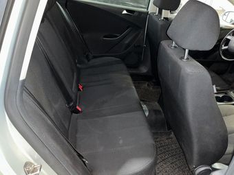 Volkswagen Passat 2.0 TDI Trendline 2010 – снимка на щета 34