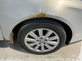 Volkswagen Passat 2.0 TDI Trendline 2010 – снимка на щета 31