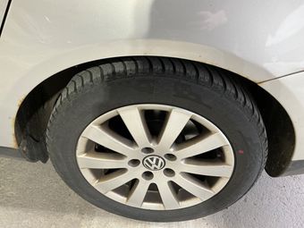 Volkswagen Passat 2.0 TDI Trendline 2010 – снимка на щета 15