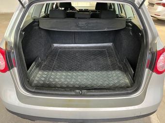 Volkswagen Passat 2.0 TDI Trendline 2010 – снимка на щета 37