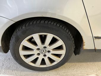 Volkswagen Passat 2.0 TDI Trendline 2010 – снимка на щета 28